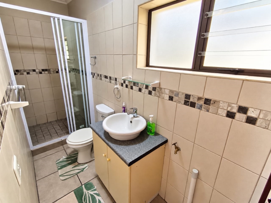 To Let 2 Bedroom Property for Rent in Santos Bay Western Cape